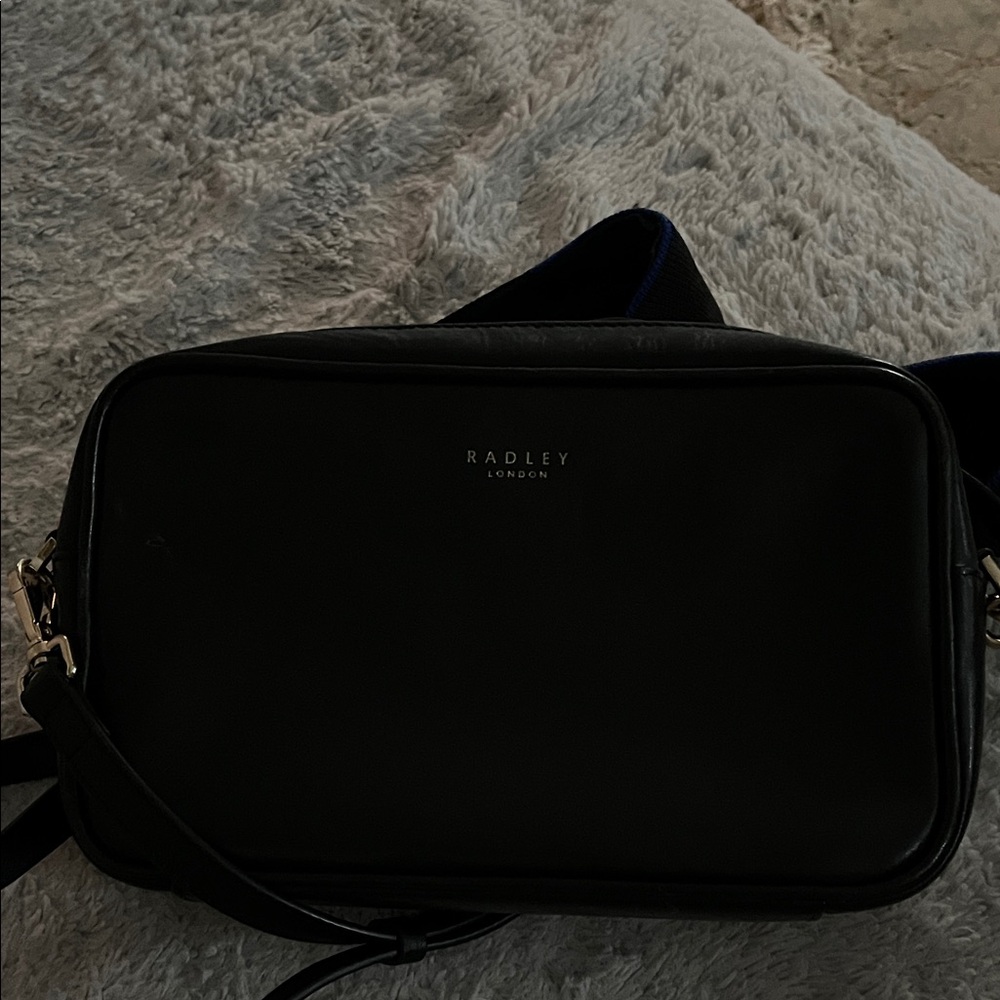 Radley London Elegant Black Messenger Bag